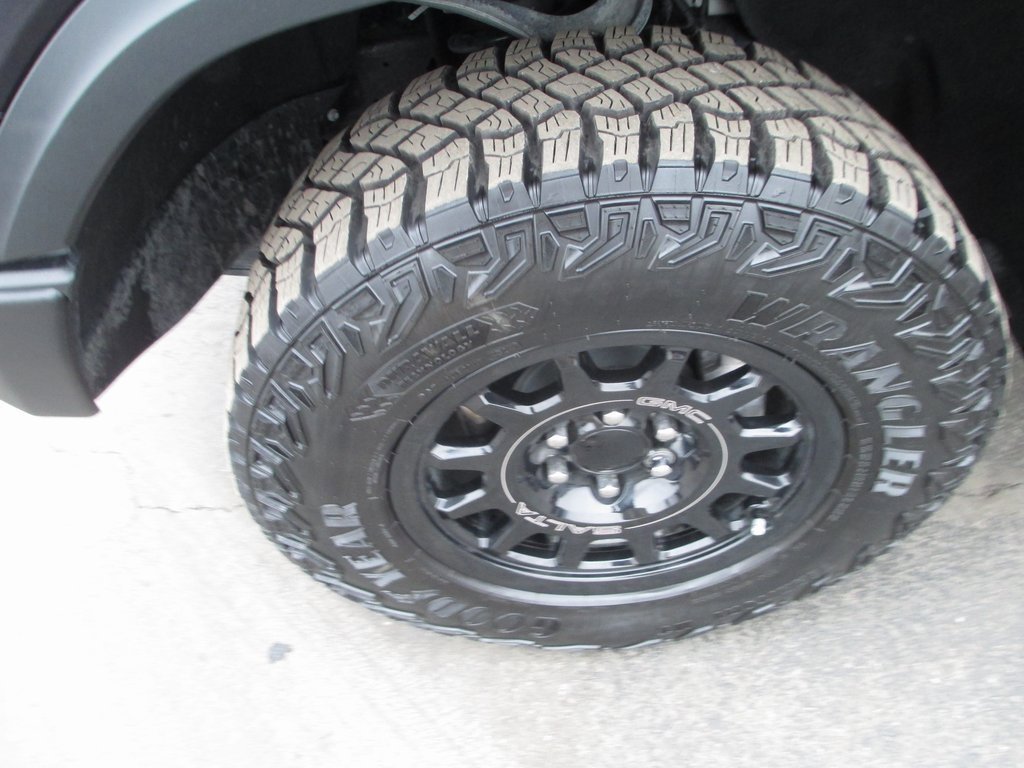 Certified 2024 GMC Sierra 1500 AT4X w/ AT4X AEV Edition image 14