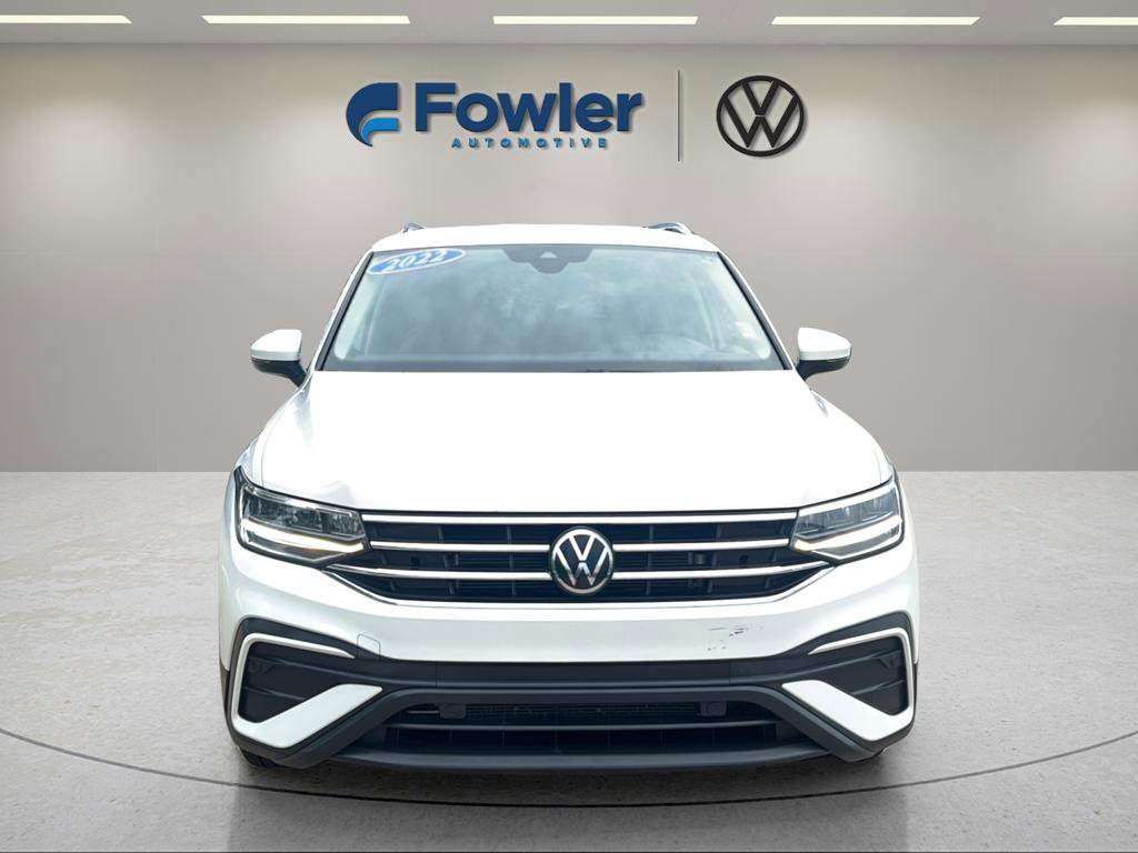 Used 2022 Volkswagen Tiguan SE FWD image 2