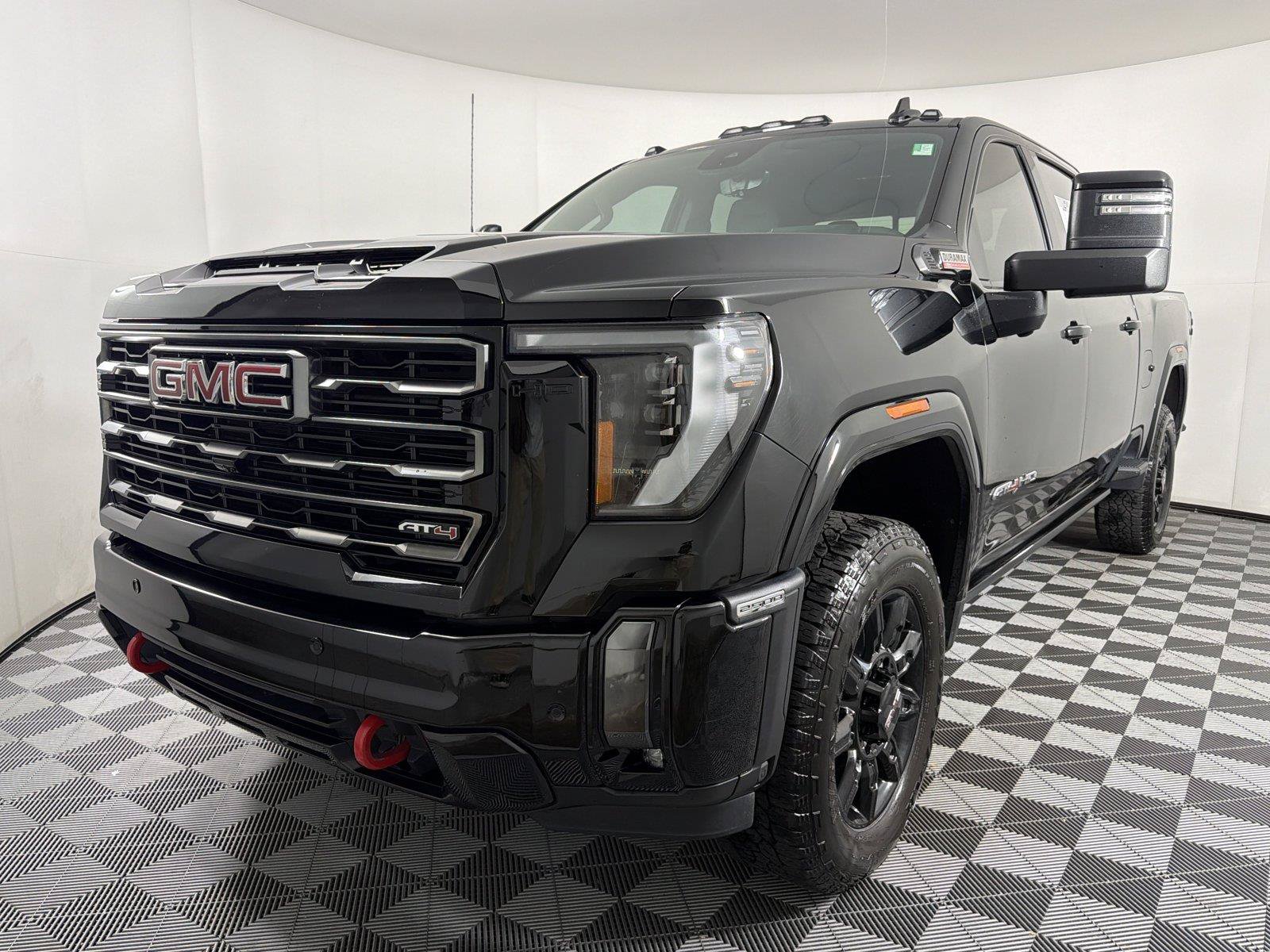 Used 2024 GMC Sierra 2500 AT4 w/ AT4 Premium Plus Package AWD/4WD image 3