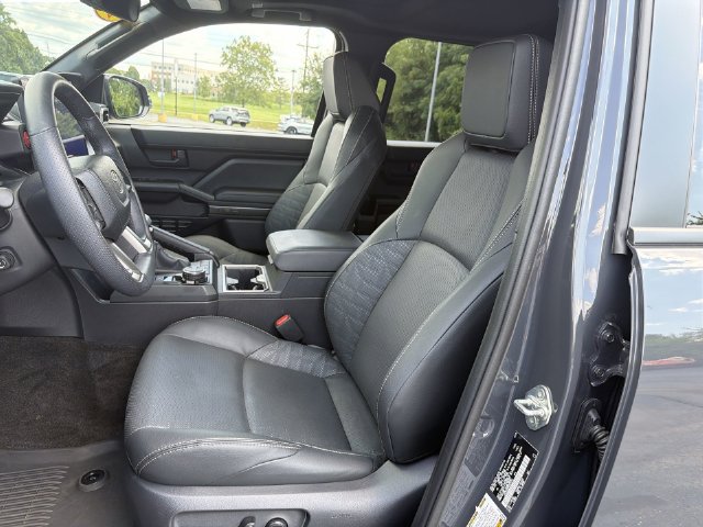 Used 2025 Toyota 4Runner TRD Off-Road Premium AWD/4WD image 21