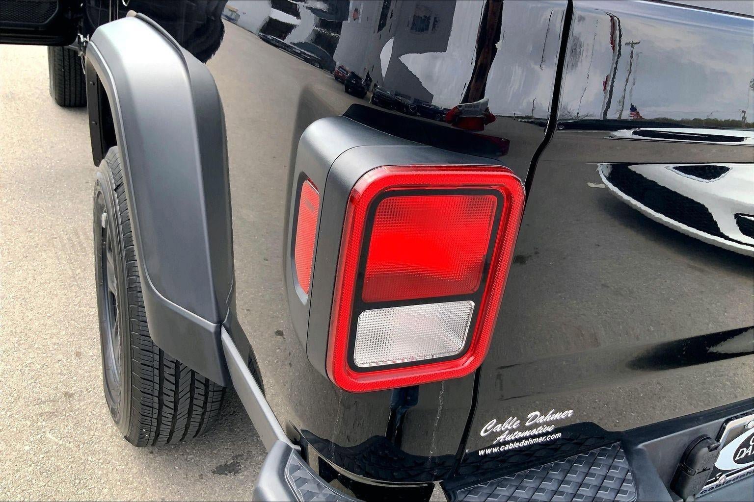 Used 2024 Jeep Gladiator Sport image 25