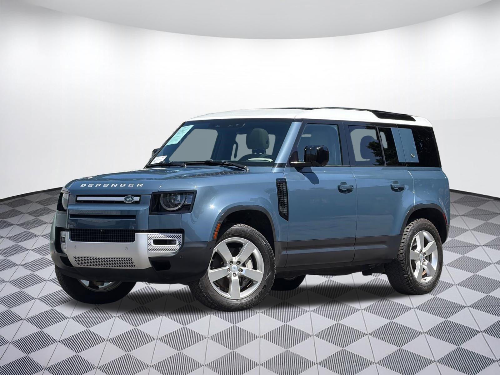 Used 2023 Land Rover Defender 110 SE AWD/4WD image 1