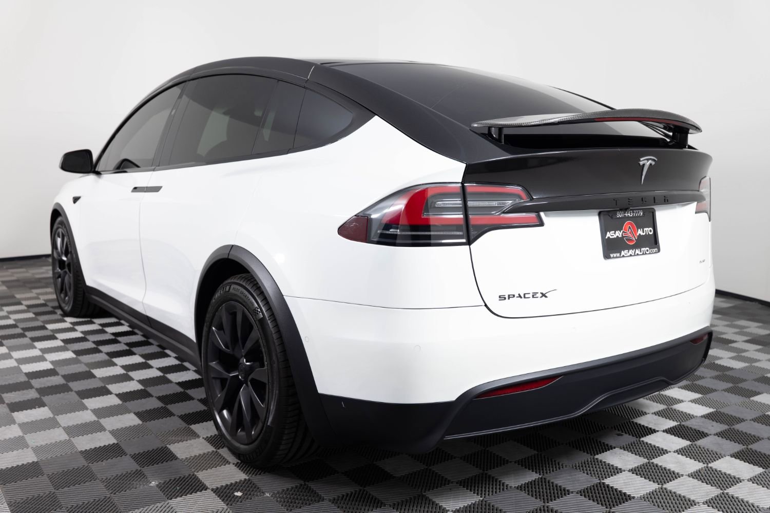 Used 2022 Tesla Model X Plaid image 5