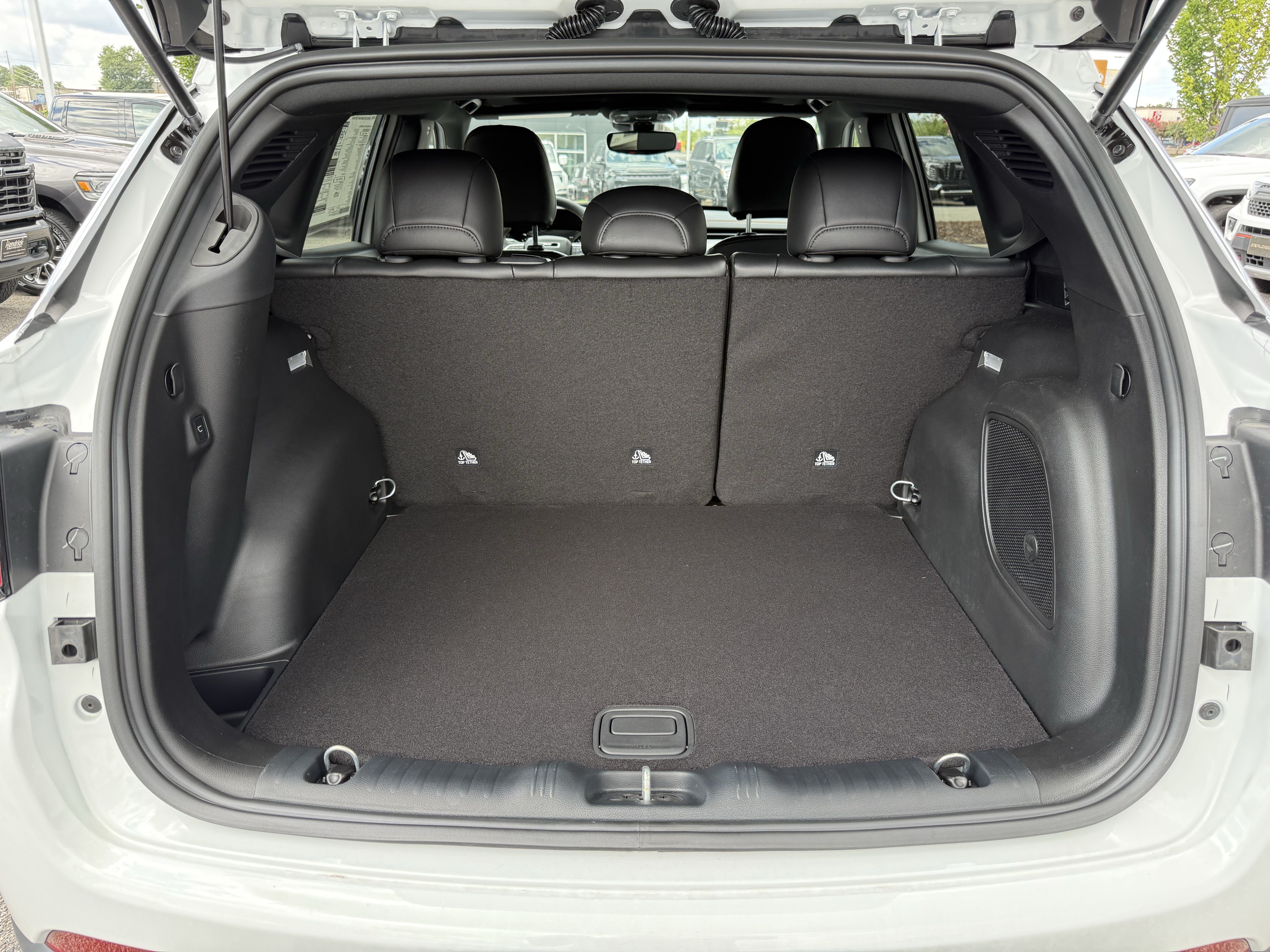 New 2026 Jeep Compass Latitude AWD/4WD image 32