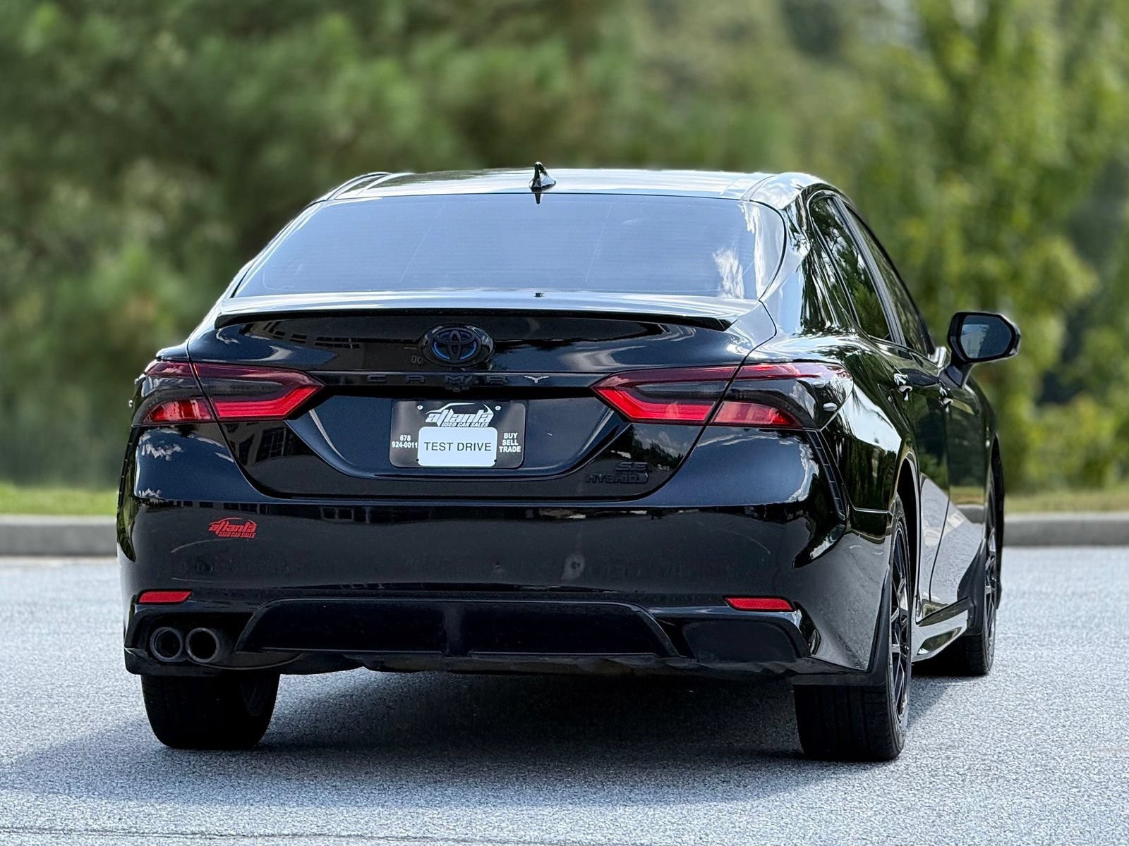 Used 2023 Toyota Camry SE w/ Cold Weather Package FWD image 7