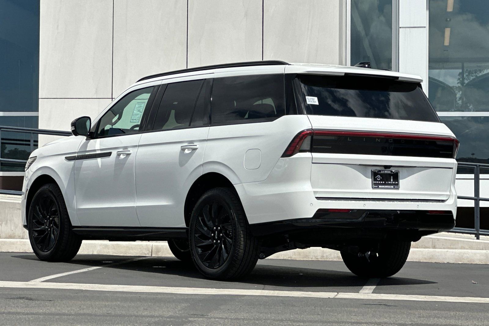 New 2026 Lincoln Navigator Reserve image 5