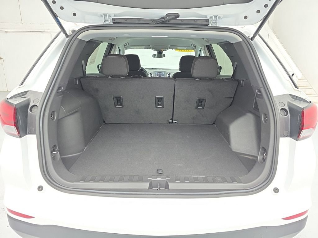 Certified 2023 Chevrolet Equinox LT AWD/4WD image 46