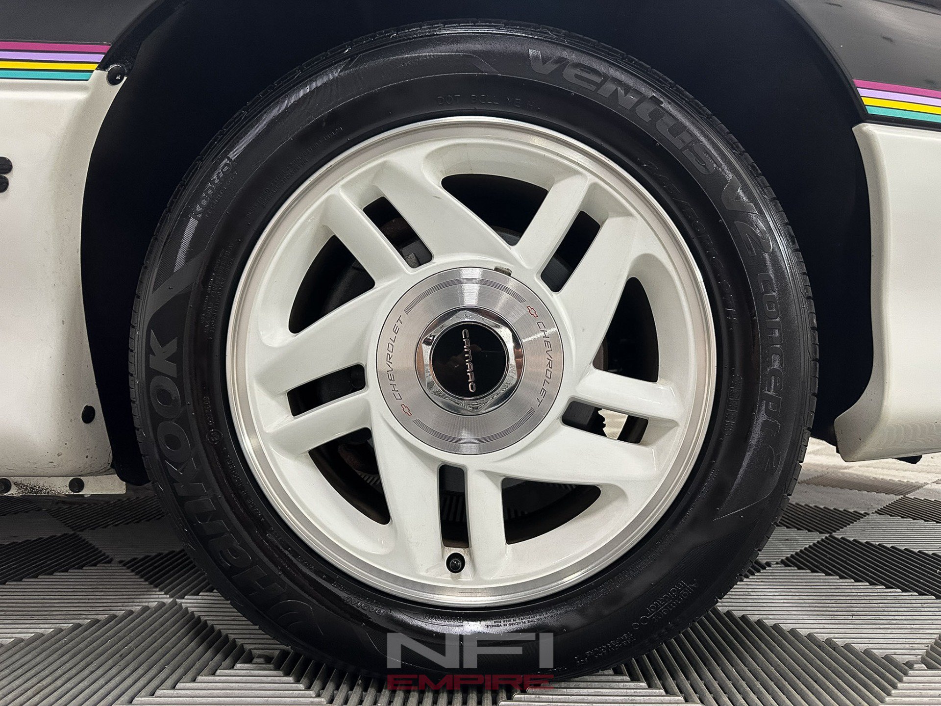 Used 1993 Chevrolet Camaro Z28 RWD image 16
