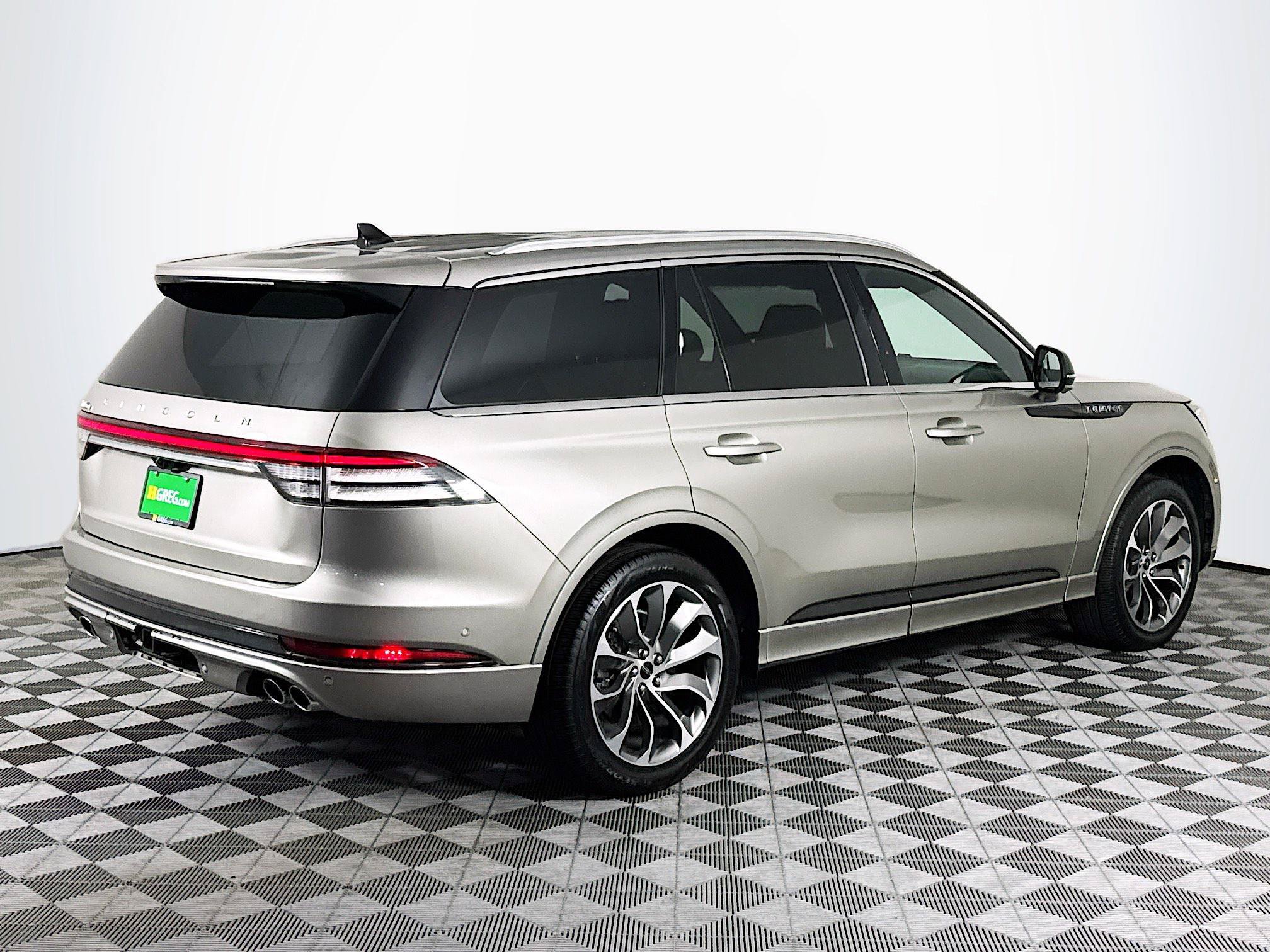 Used 2023 Lincoln Aviator Grand Touring w/ Equipment Group 301A AWD/4WD image 8