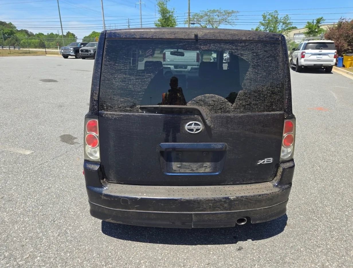 Used 2006 Scion xB FWD image 4