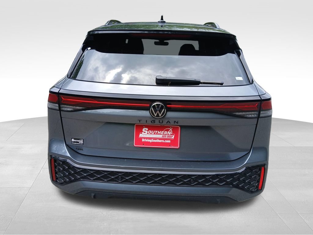 Used 2026 Volkswagen Tiguan SE R-Line FWD image 4
