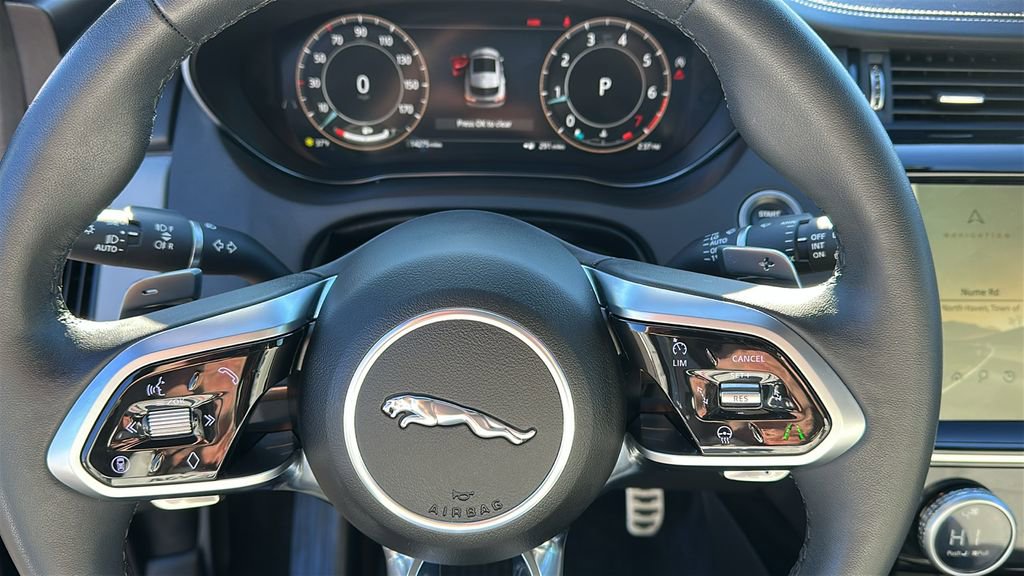 Certified 2024 Jaguar E-PACE R-Dynamic SE image 11