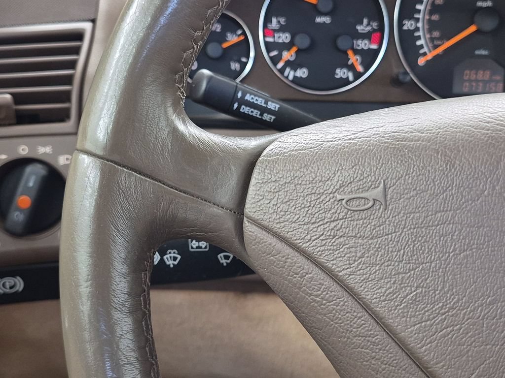 Used 2000 Mercedes-Benz SL 500 image 16