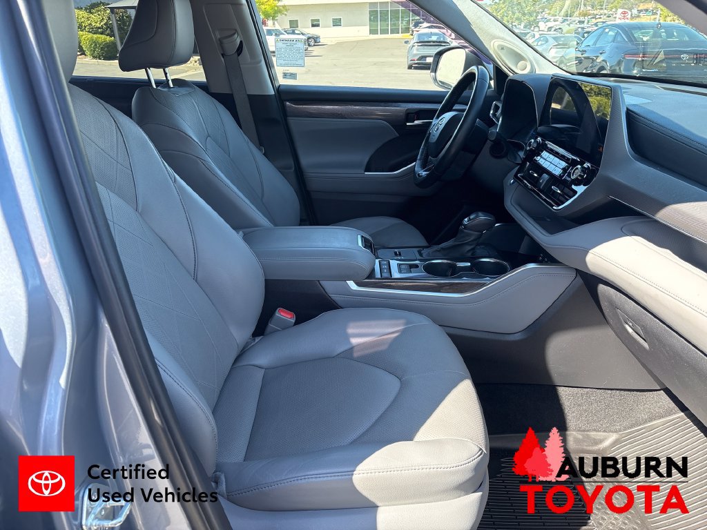Used 2022 Toyota Highlander Platinum AWD/4WD image 22