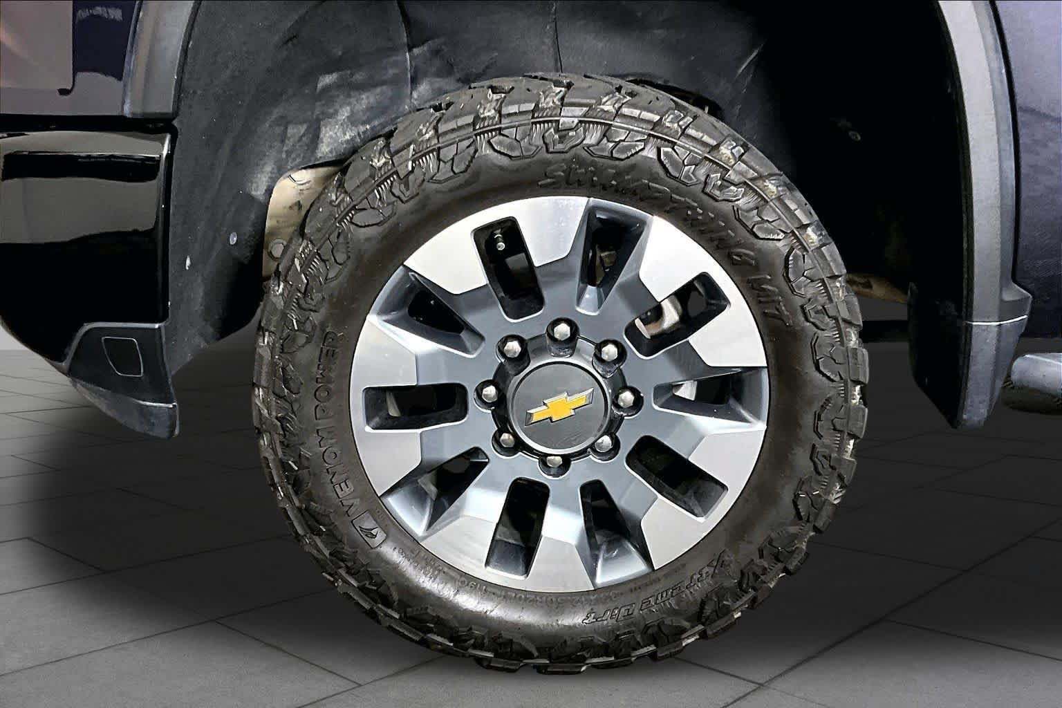 Used 2024 Chevrolet Silverado 2500 Custom w/ Custom Convenience Package AWD/4WD image 9