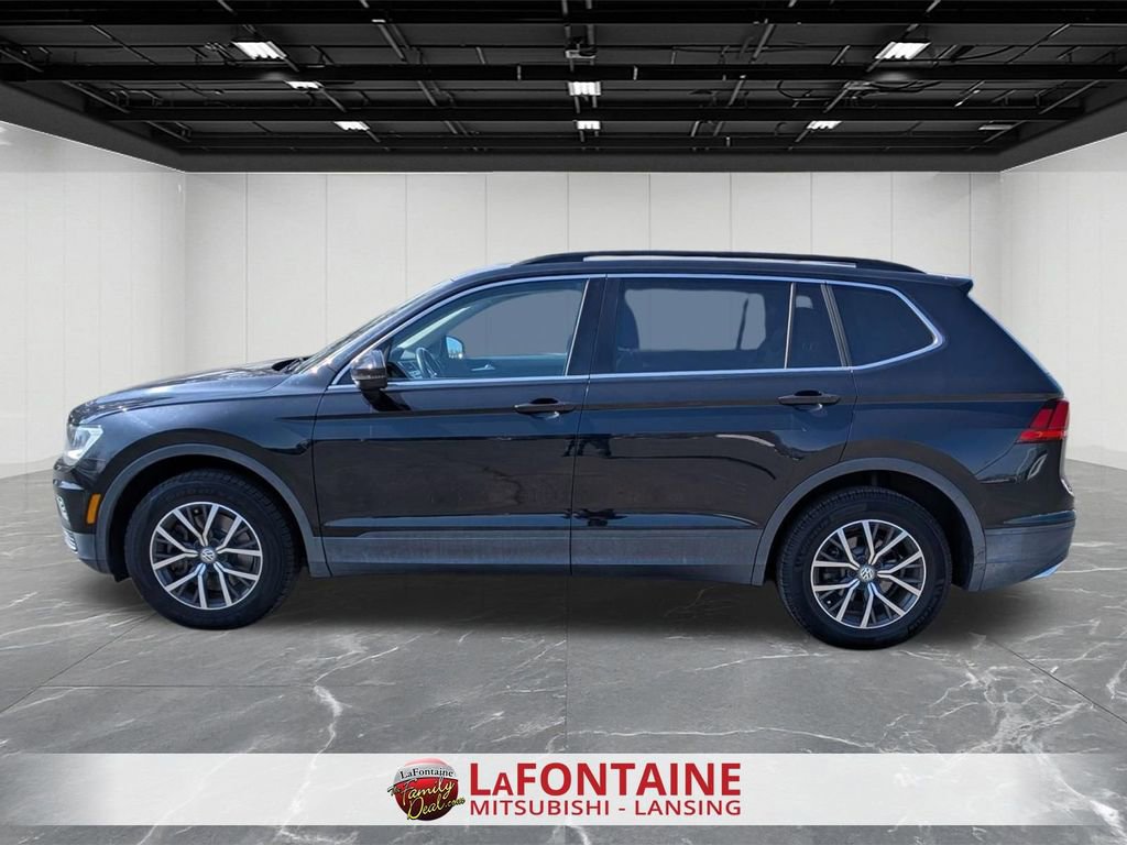 Used 2019 Volkswagen Tiguan SE w/ Panoramic Sunroof Package image 2