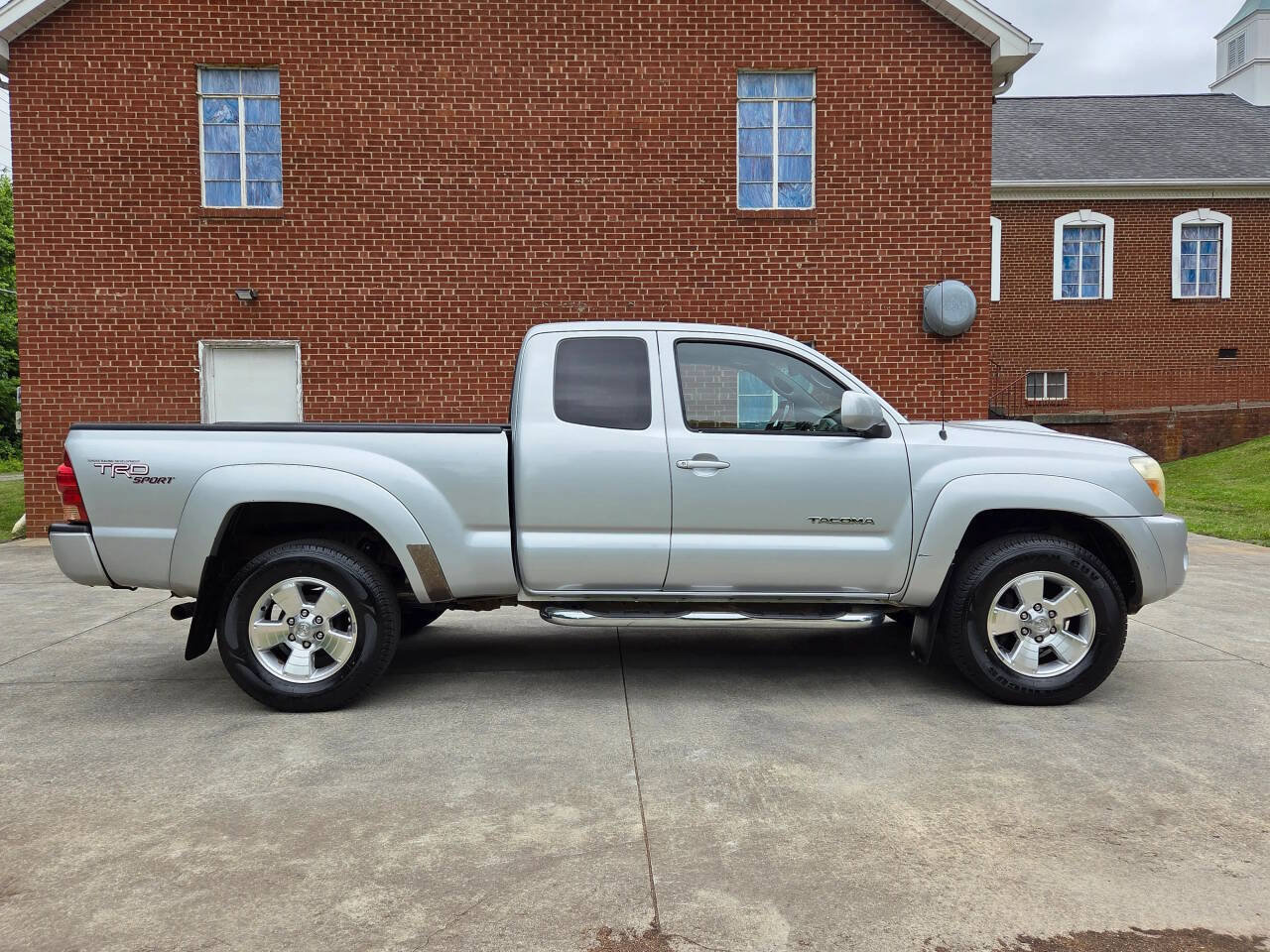 Used 2005 Toyota Tacoma PreRunner RWD image 4