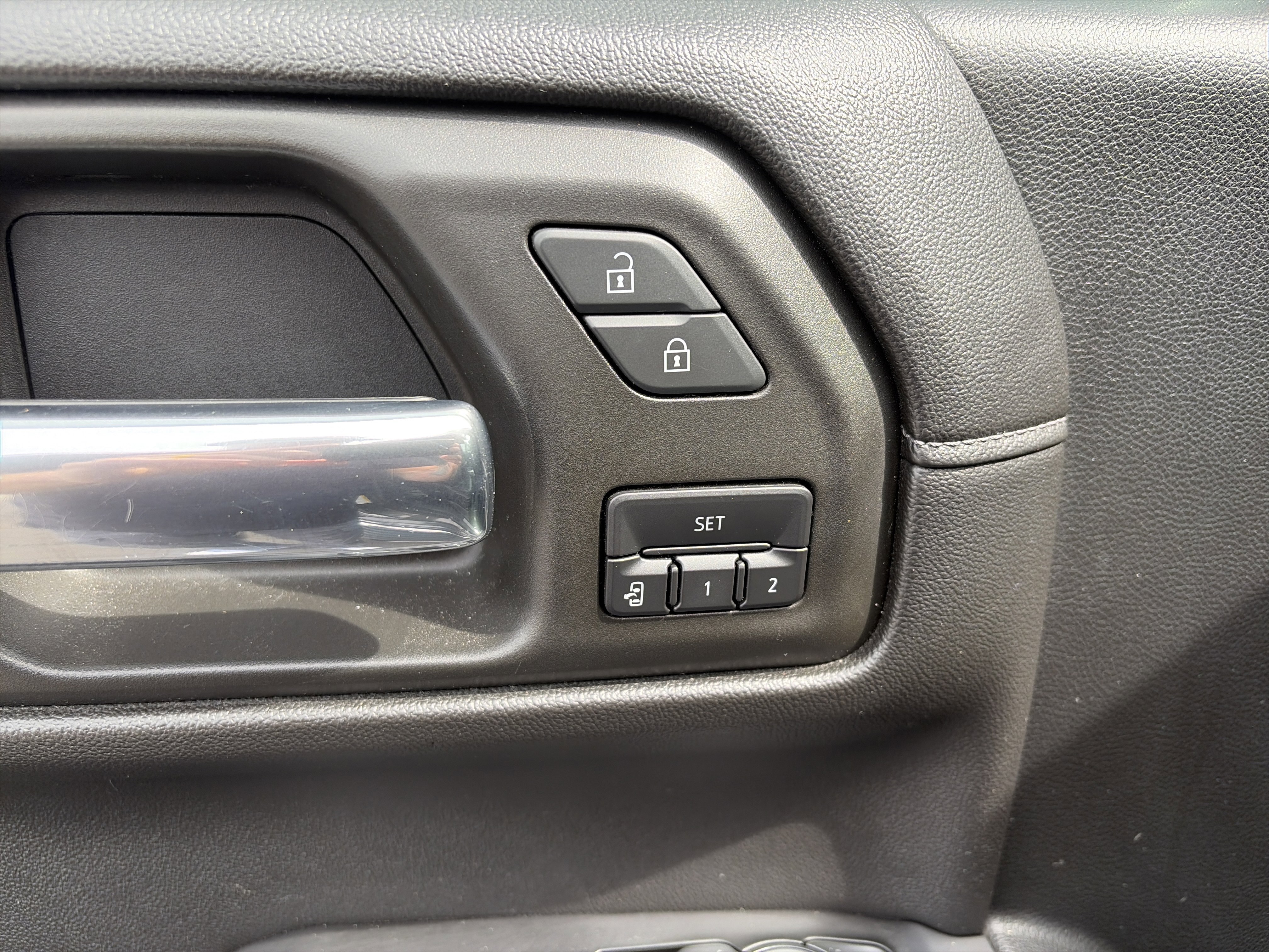 Used 2019 GMC Sierra 1500 SLT w/ SLT Premium Plus Package image 17