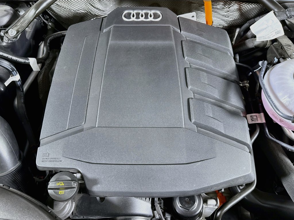 Used 2024 Audi Q5 e Premium Plus w/ Premium Plus Package AWD/4WD image 23