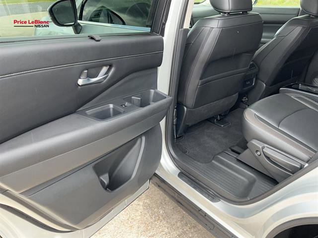 Used 2024 Nissan Pathfinder SL w/ SL Premium Package image 17