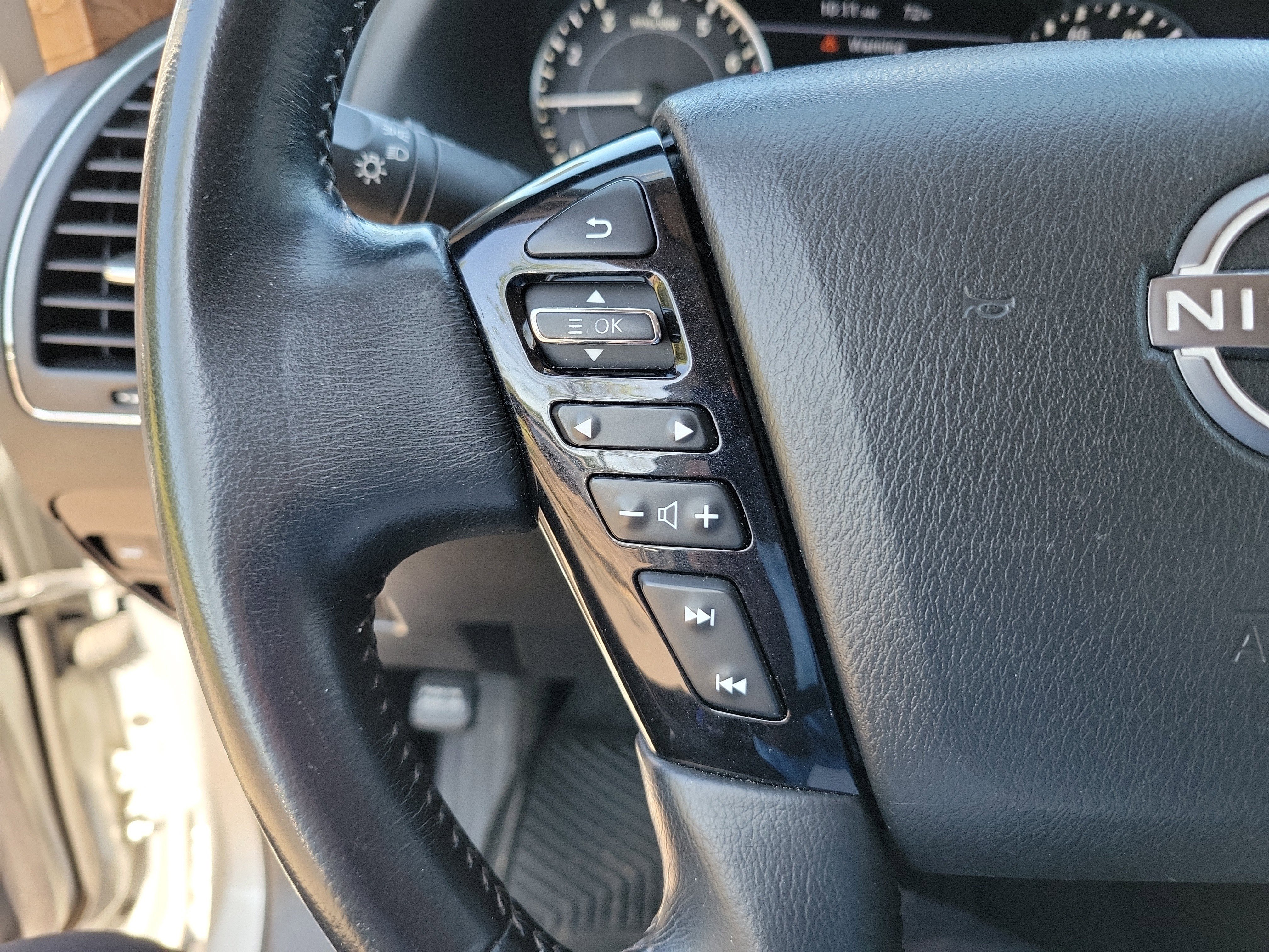 Used 2021 Nissan Armada SL w/ Captain's Chairs Package image 15