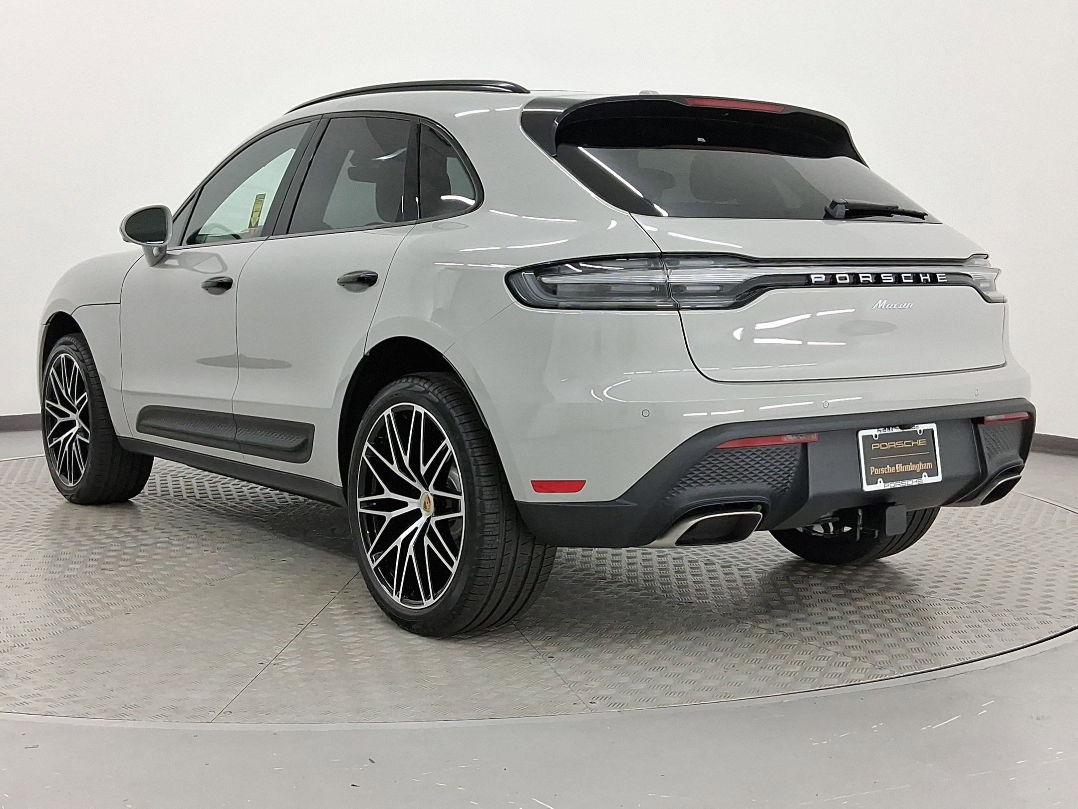 Used 2026 Porsche Macan image 3