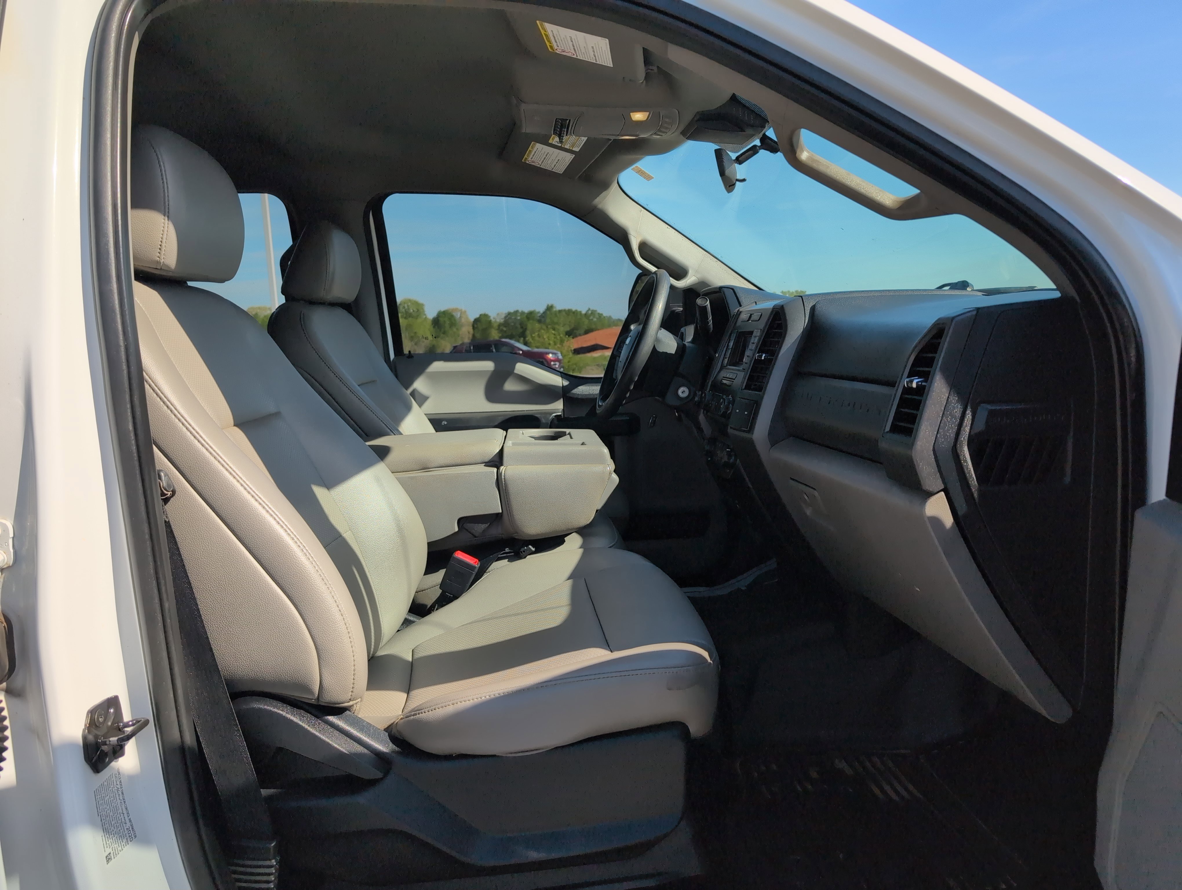 Used 2021 Ford F550 4x4 Crew Cab Super Duty w/ Power Equipment Group image 26