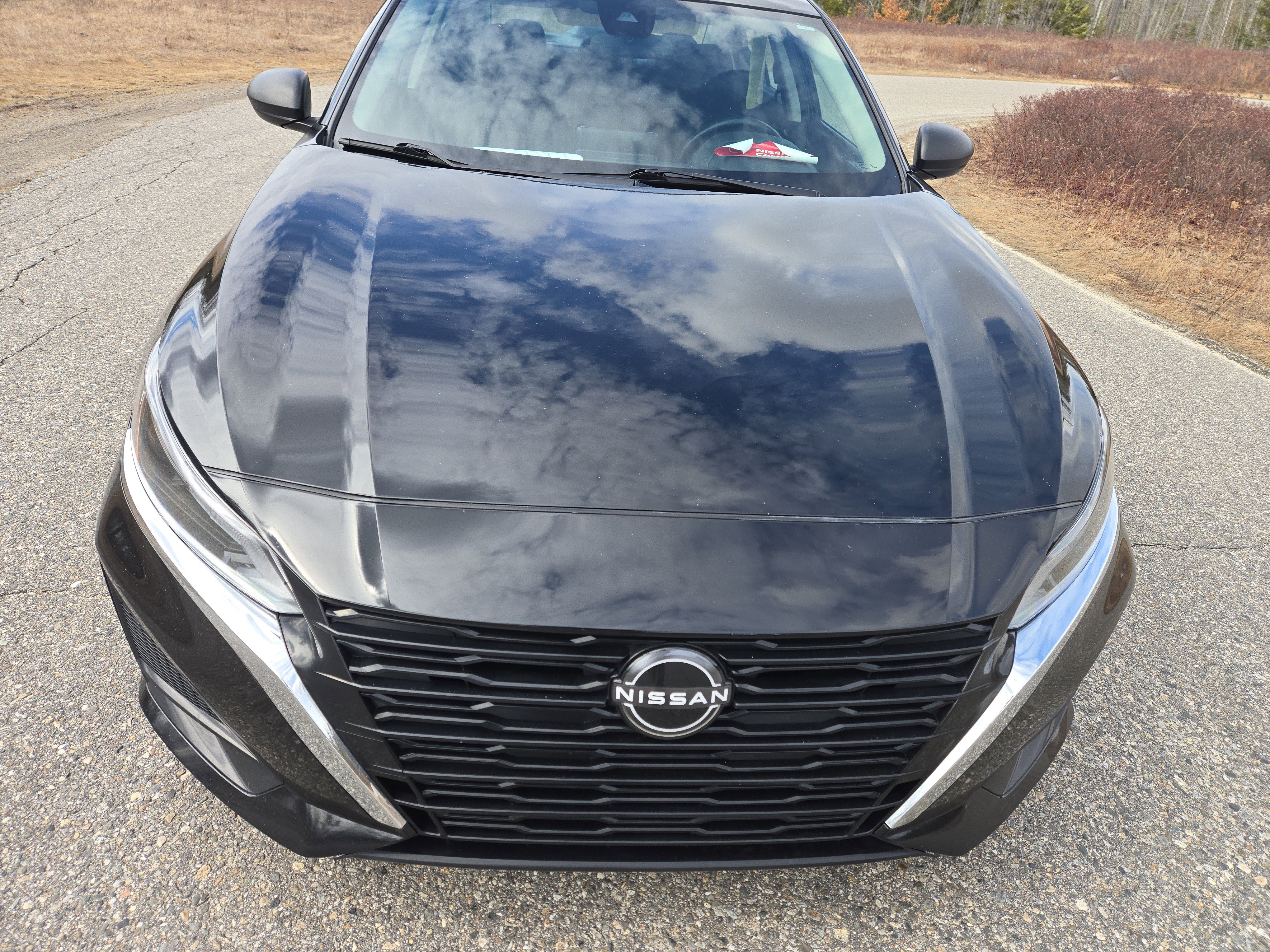 Used 2024 Nissan Altima 2.5 SV image 2