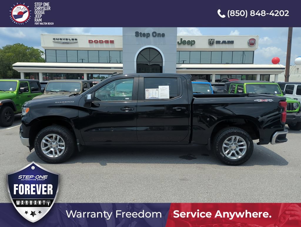 Used 2023 Chevrolet Silverado 1500 LT AWD/4WD image 3