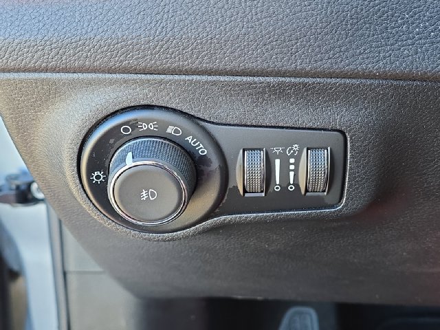 Used 2018 Jeep Compass Limited w/ Safe & Security Group AWD/4WD image 16