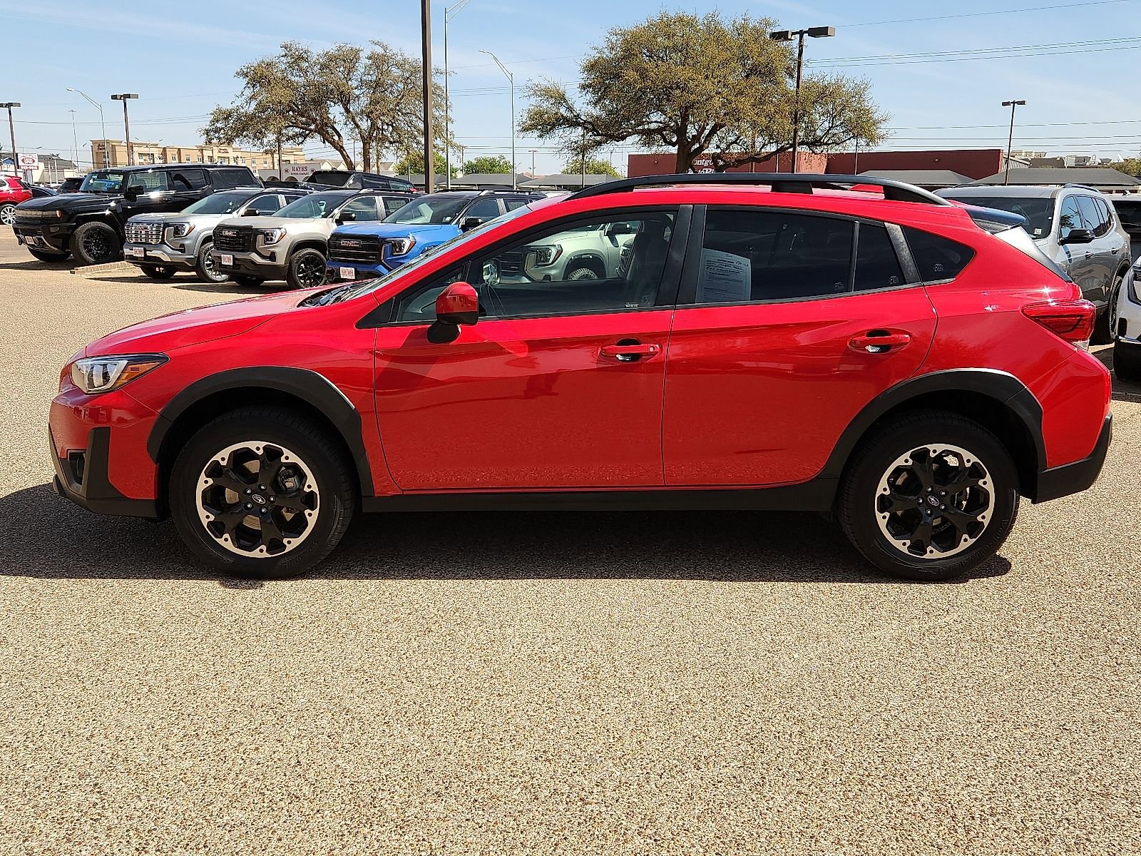 Used 2023 Subaru Crosstrek 2.0i Premium image 2