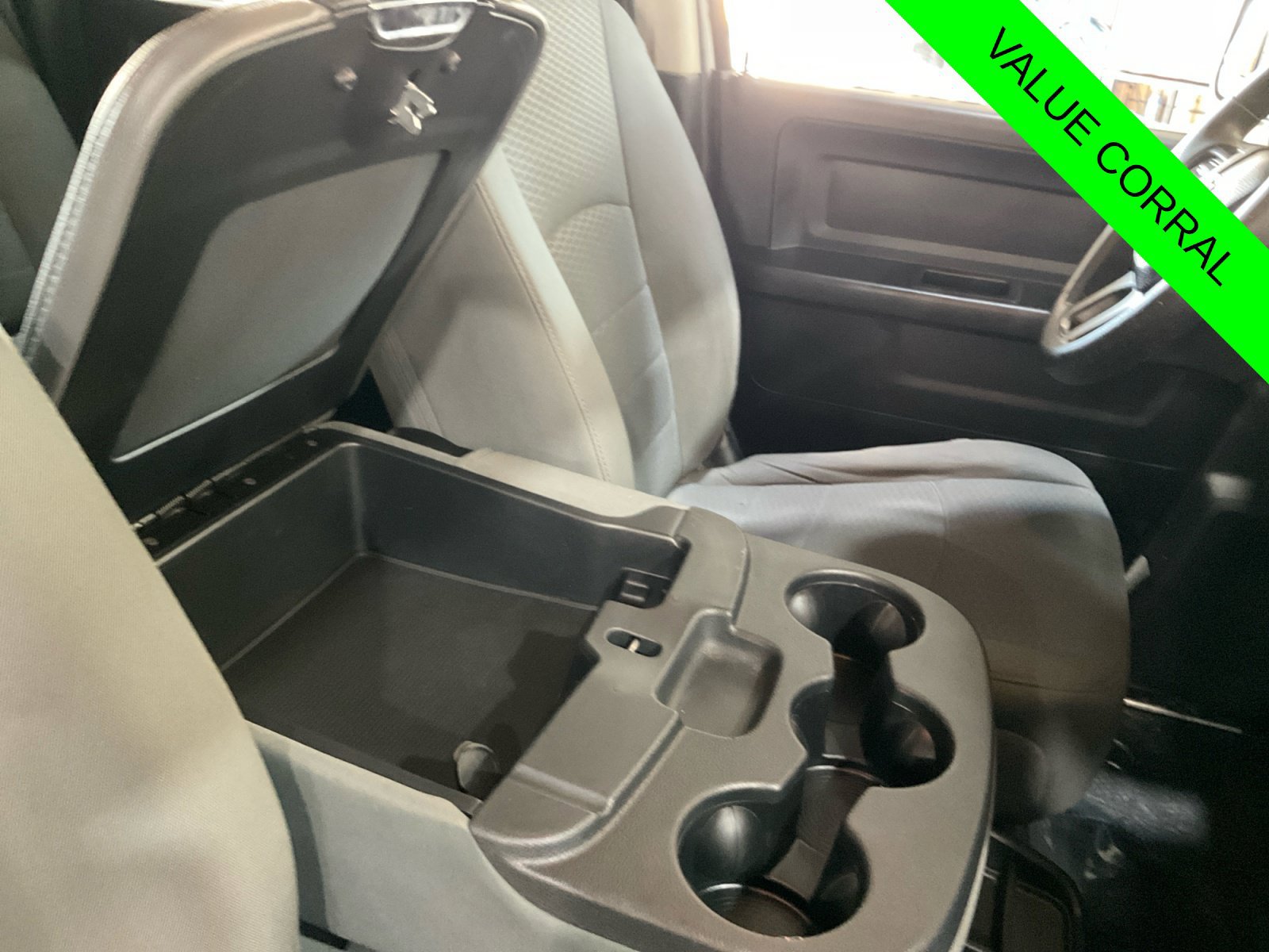 Used 2015 RAM 2500 Tradesman w/ Chrome Appearance Group AWD/4WD image 17