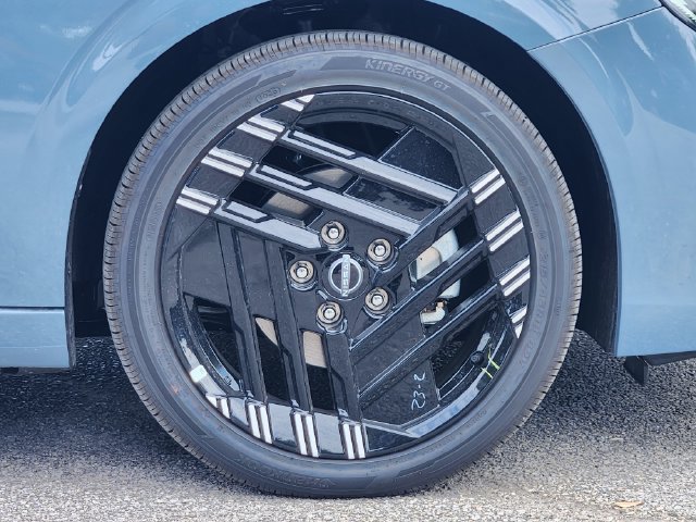 New 2026 Nissan Sentra SR w/ SR Premium Package FWD image 10
