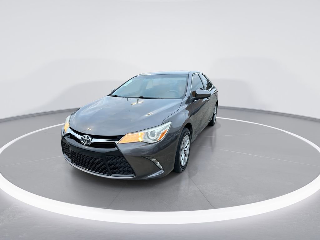 Used 2016 Toyota Camry LE image 4
