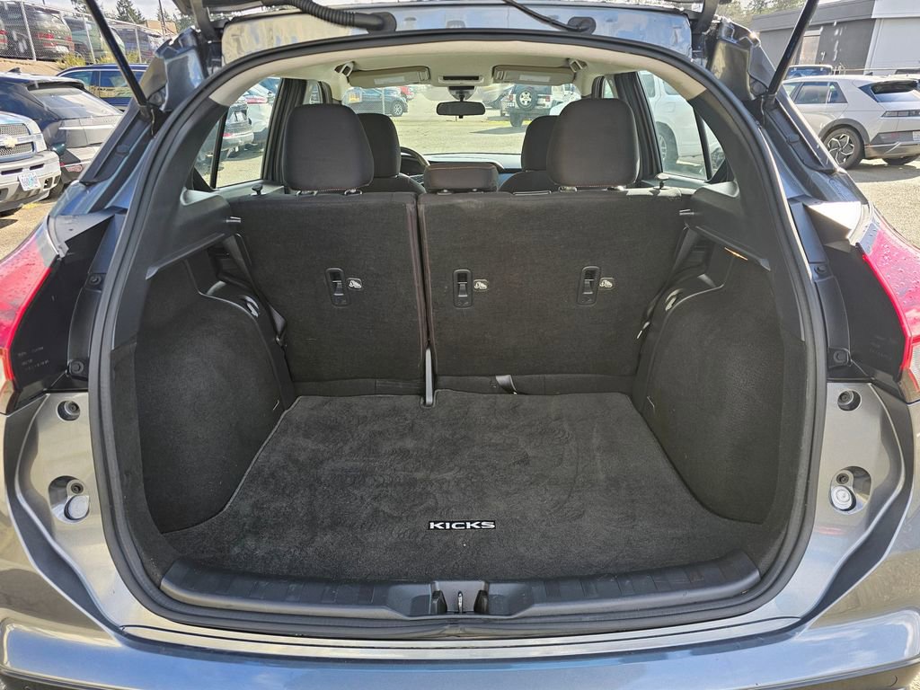 Used 2022 Nissan Kicks SR FWD image 12