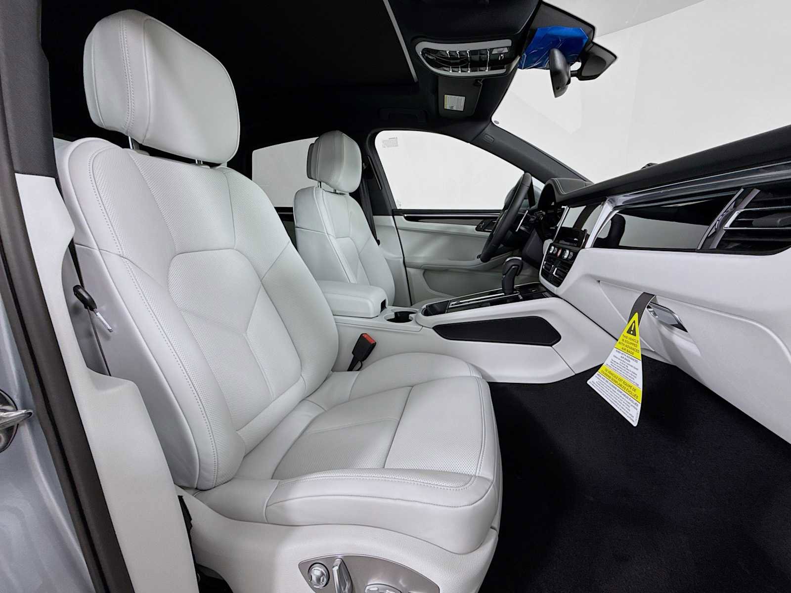 New 2026 Porsche Macan image 30