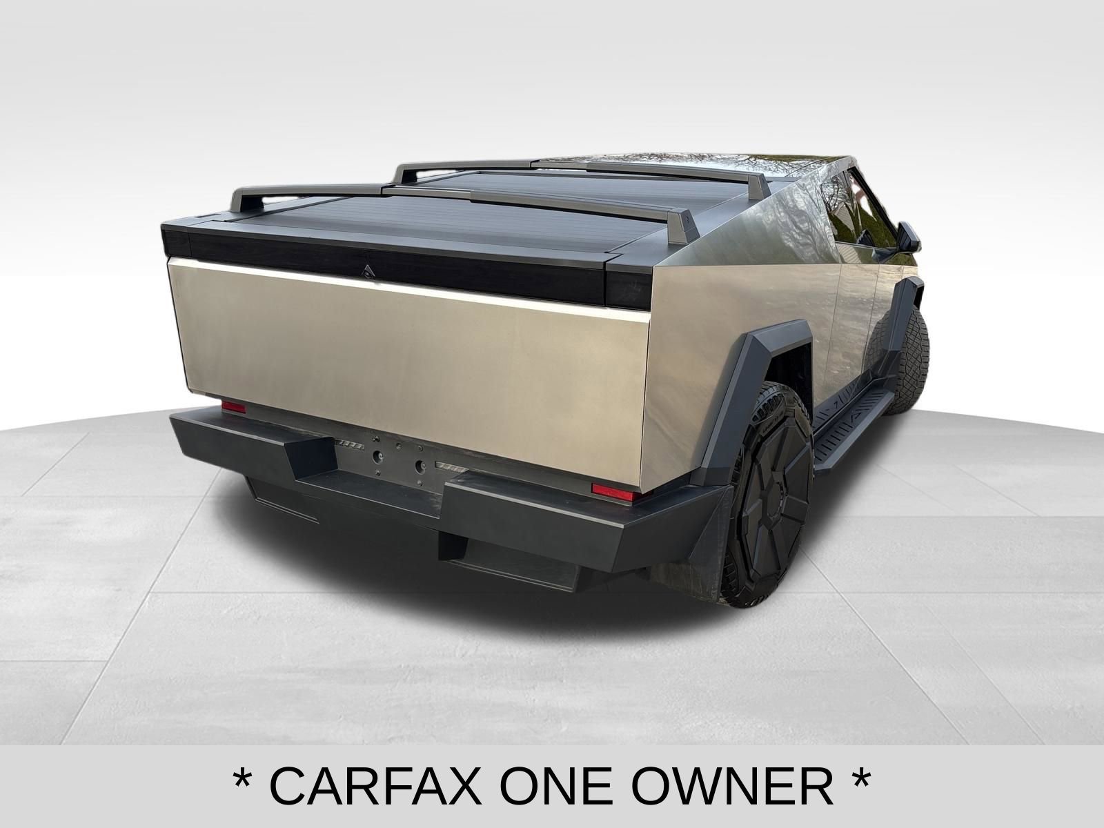 Used 2024 Tesla Cybertruck AWD Crew Cab image 5