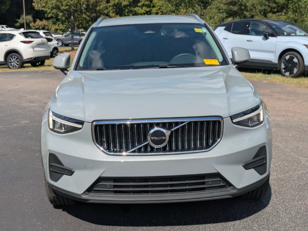 Used 2024 Volvo XC40 B5 Core AWD/4WD image 10