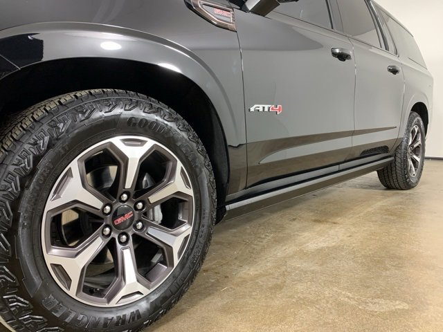 Used 2025 GMC Yukon XL AT4 Ultimate image 2