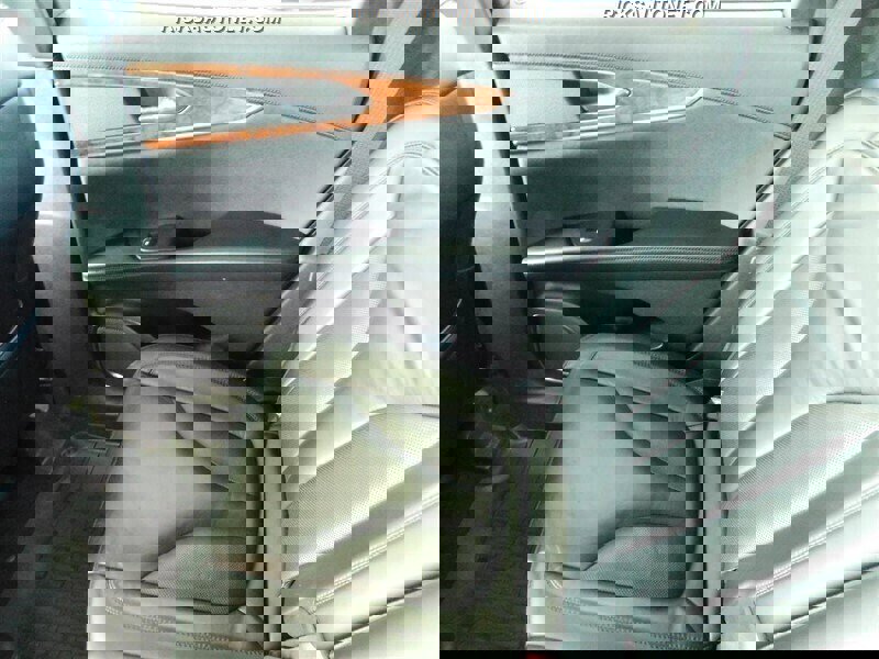 Used 2019 Lincoln Nautilus Select image 17