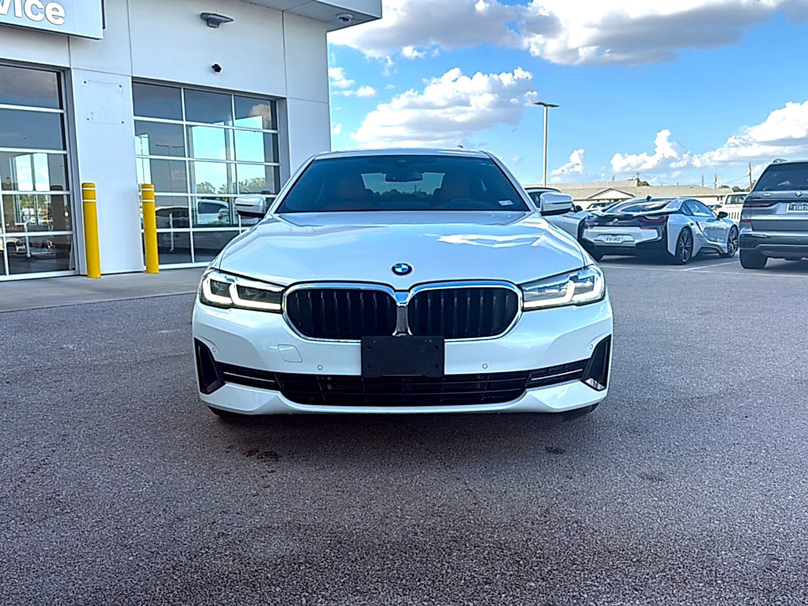 Used 2023 BMW 530i w/ Premium Package RWD image 2