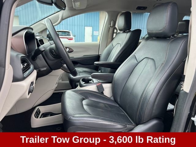Used 2018 Chrysler Pacifica Touring-L Plus image 3