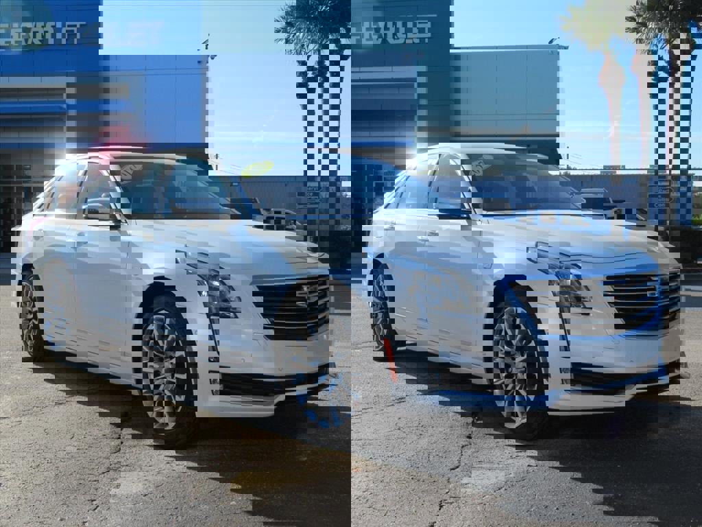 Used 2017 Cadillac CT6 Luxury image 3