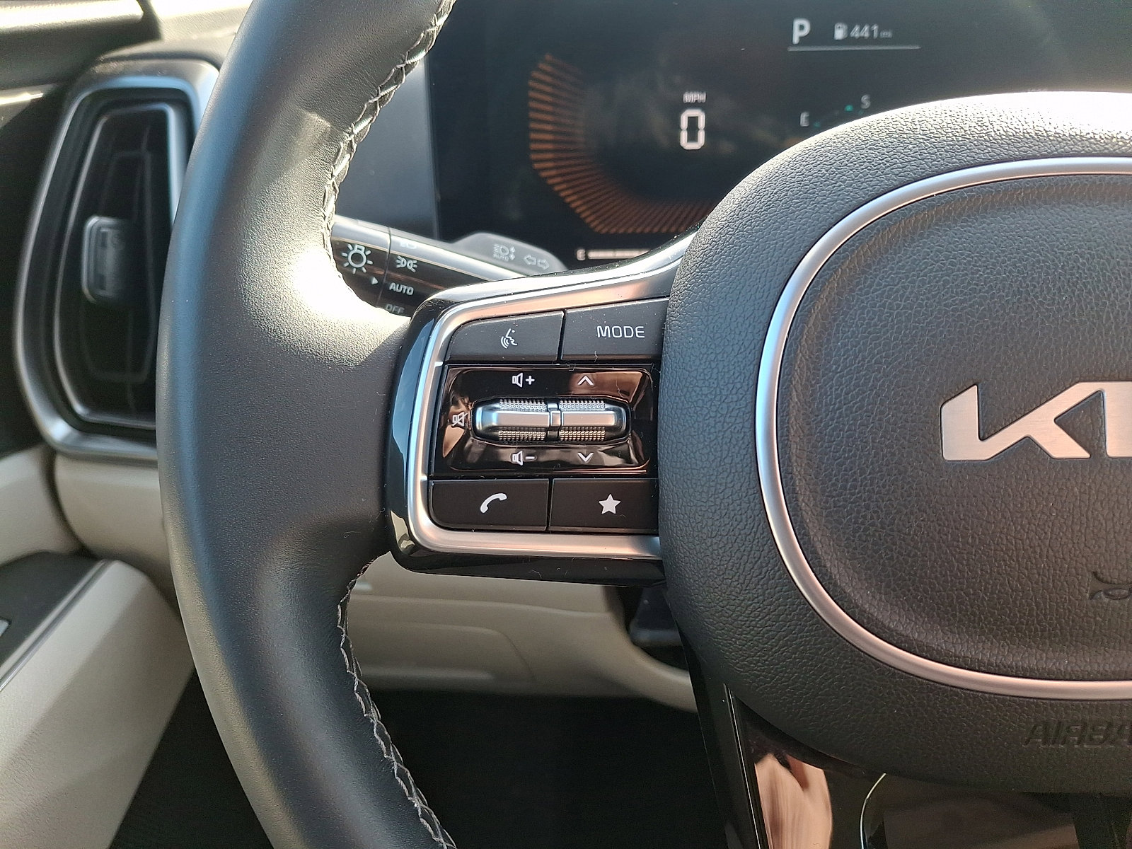 Certified 2025 Kia Sorento S image 22