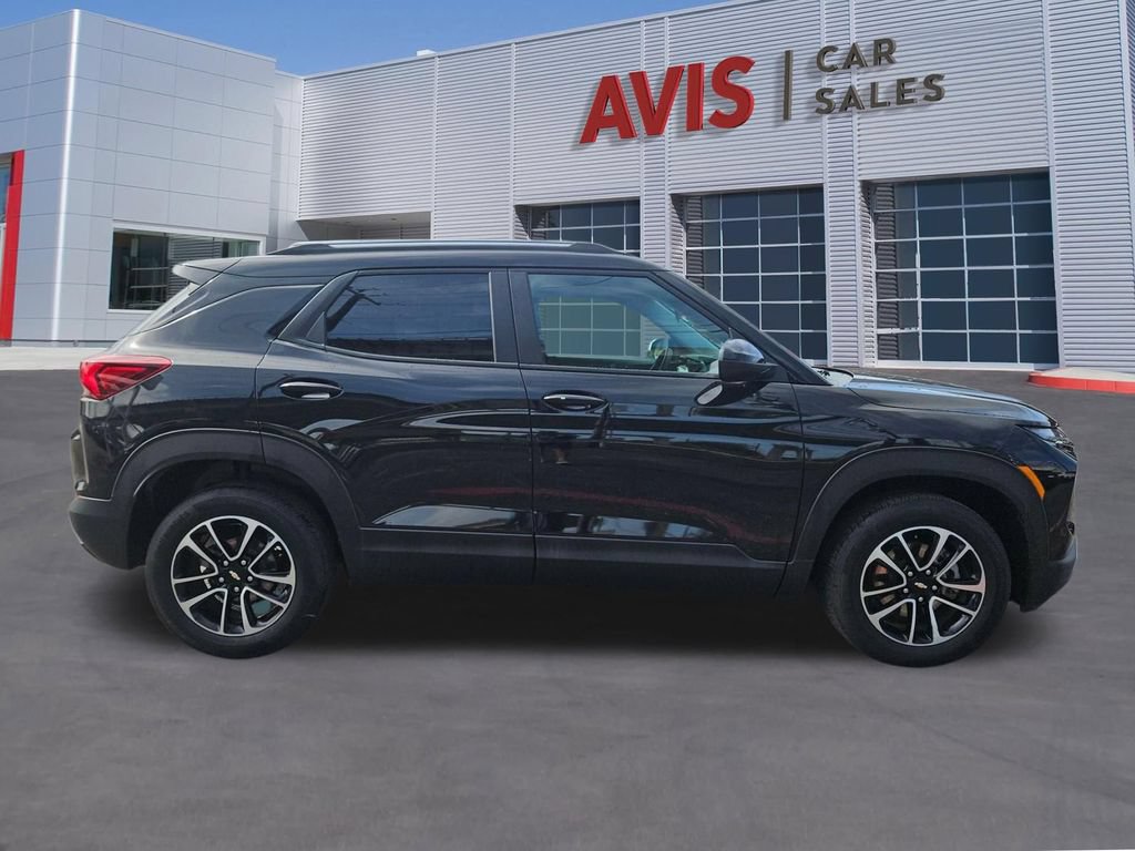 Used 2025 Chevrolet TrailBlazer LT AWD/4WD image 7