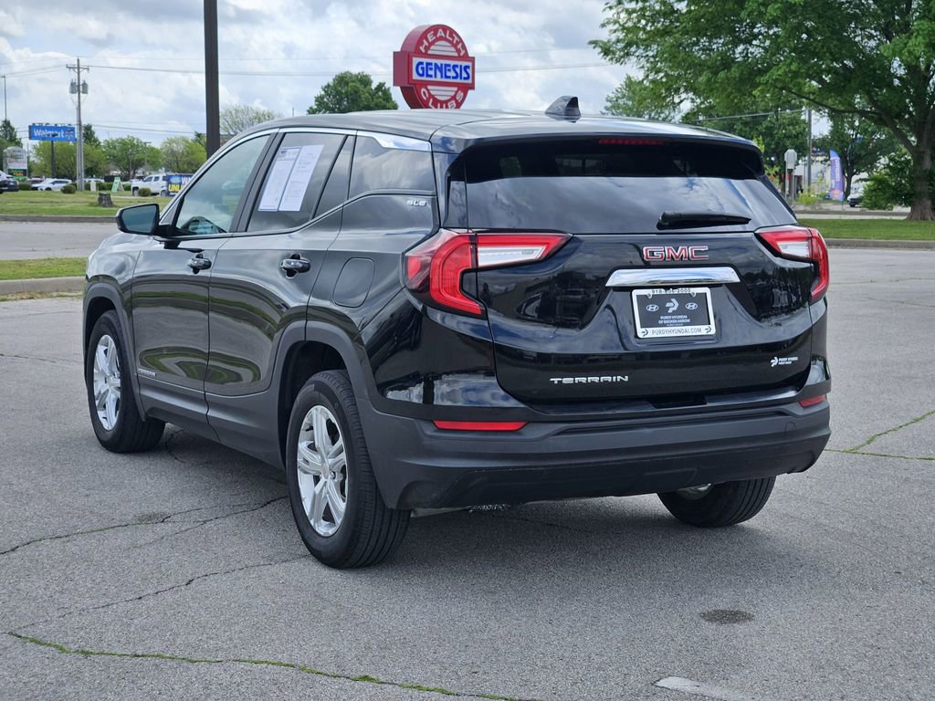 Used 2024 GMC Terrain SLE image 3
