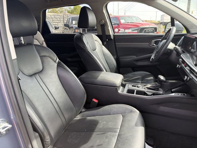 Certified 2024 Kia Sorento S FWD image 25