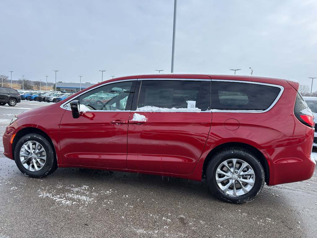 New 2026 Chrysler Pacifica Select image 6