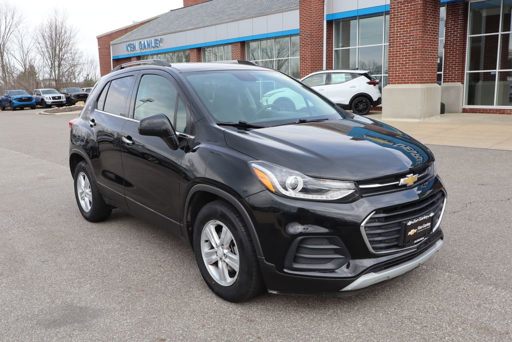 Used 2019 Chevrolet Trax LT w/ LT Convenience Package image 2