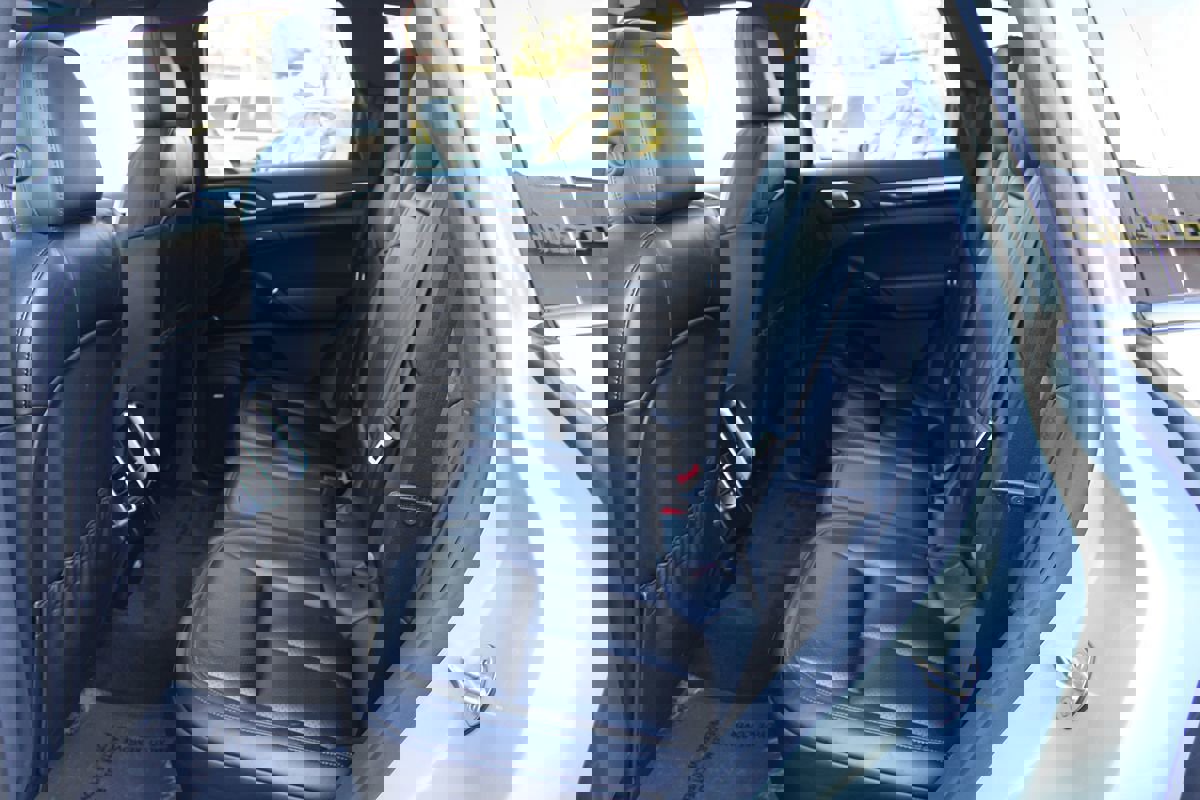 Used 2018 Porsche Cayenne Platinum Edition image 23